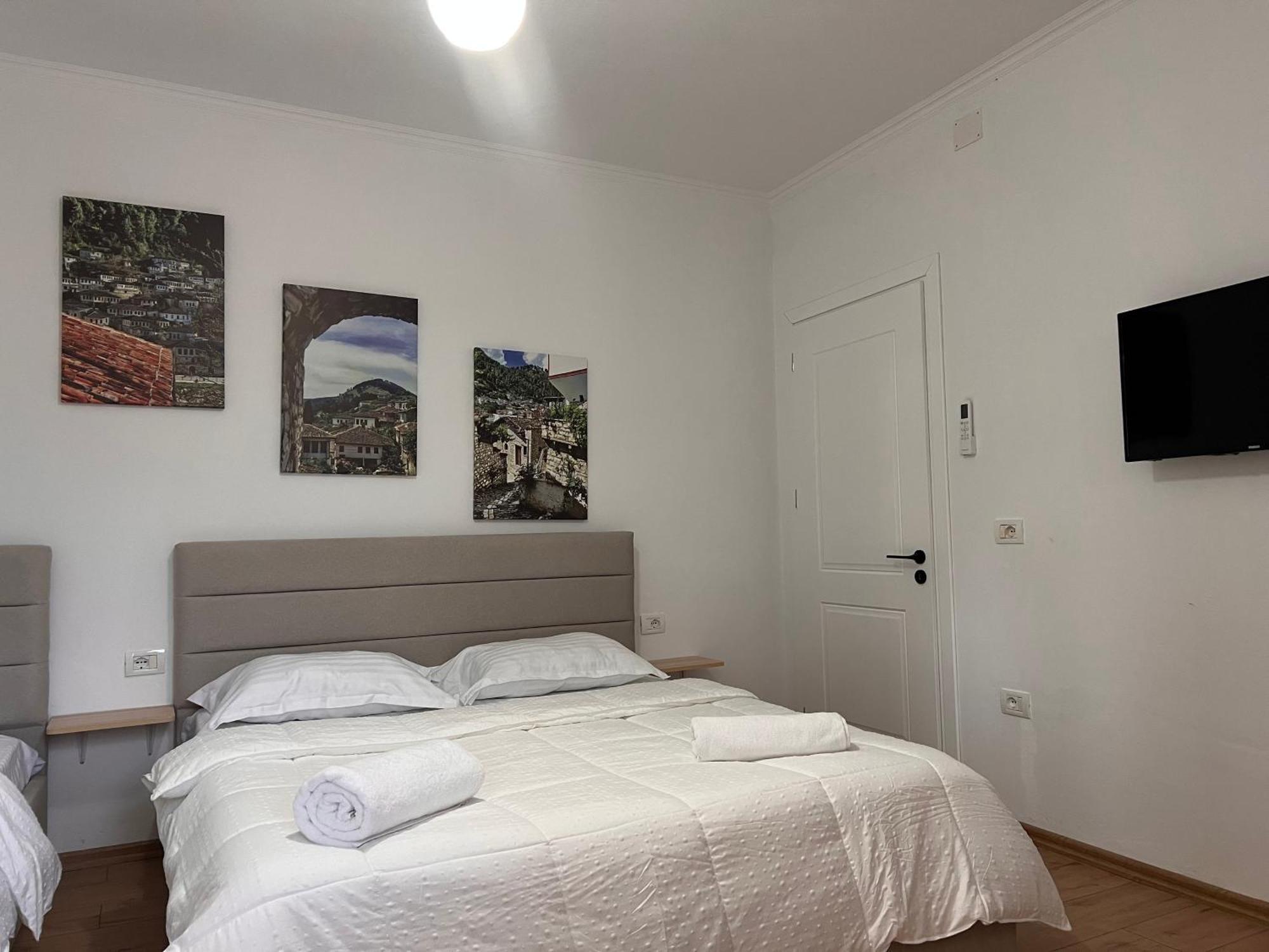 Hotel Villa Edis Berat Exterior photo