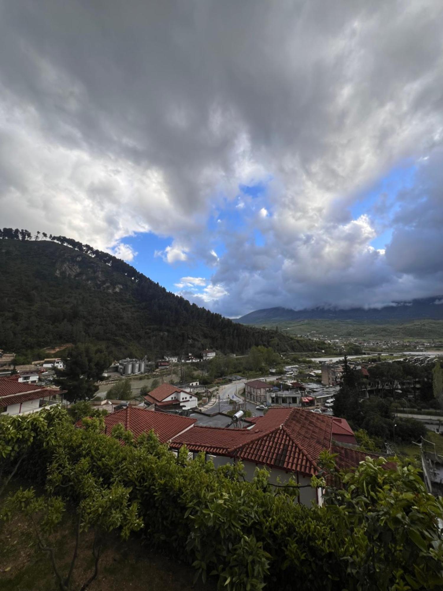 Hotel Villa Edis Berat Exterior photo