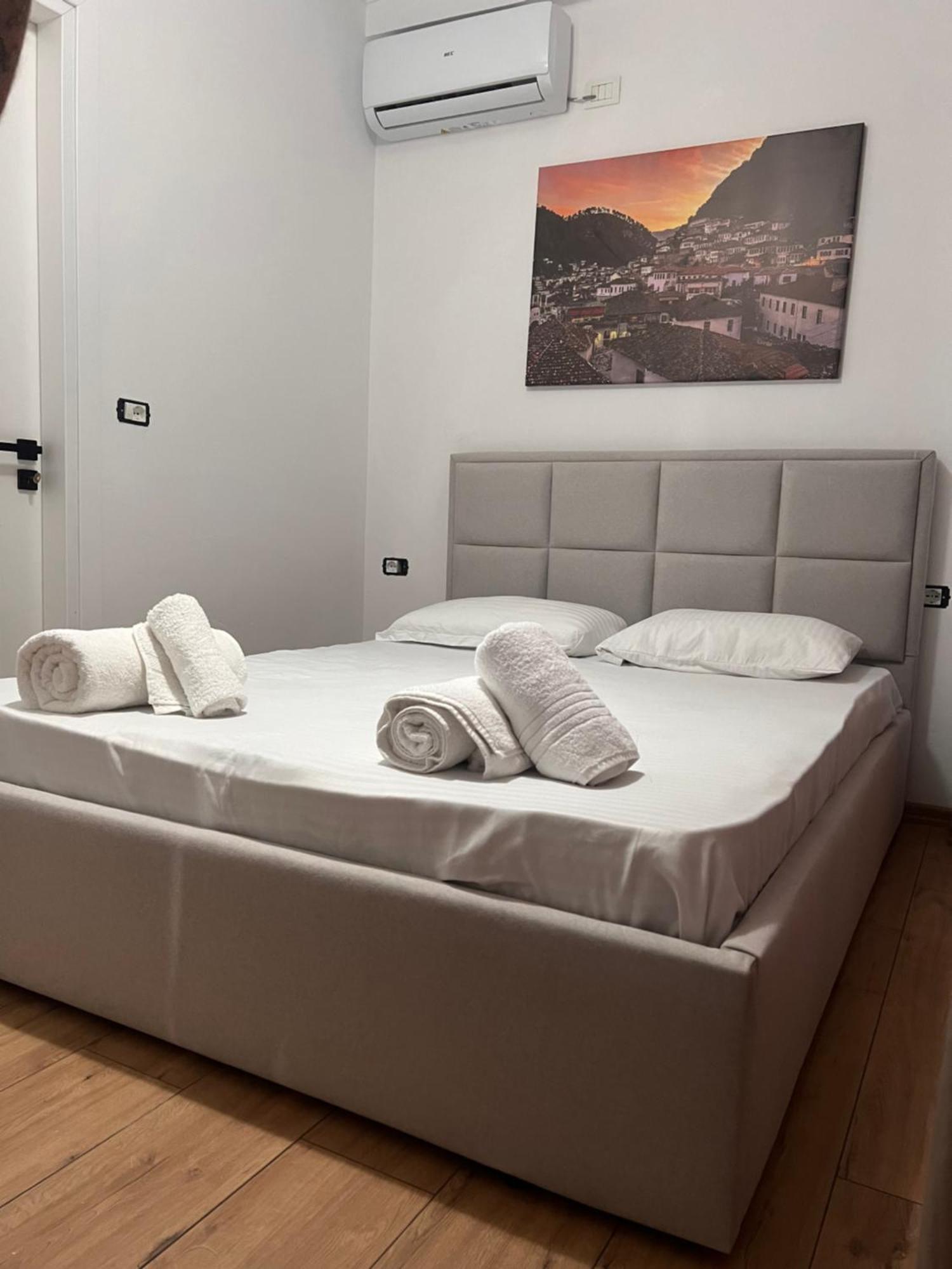 Hotel Villa Edis Berat Exterior photo